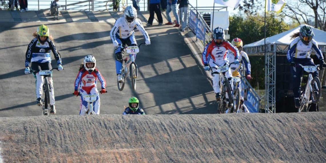 Atletas do BMX conquistam troféus na etapa de Campo Bom