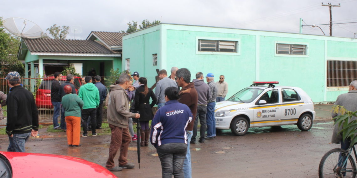 Taxista mata esposa a facadas e depois se suicida em Araricá