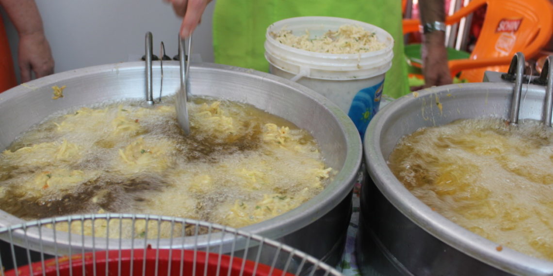 Mais de 2 toneladas já foram vendidas em bolinhos de batata na 32ª Festa das Rosas