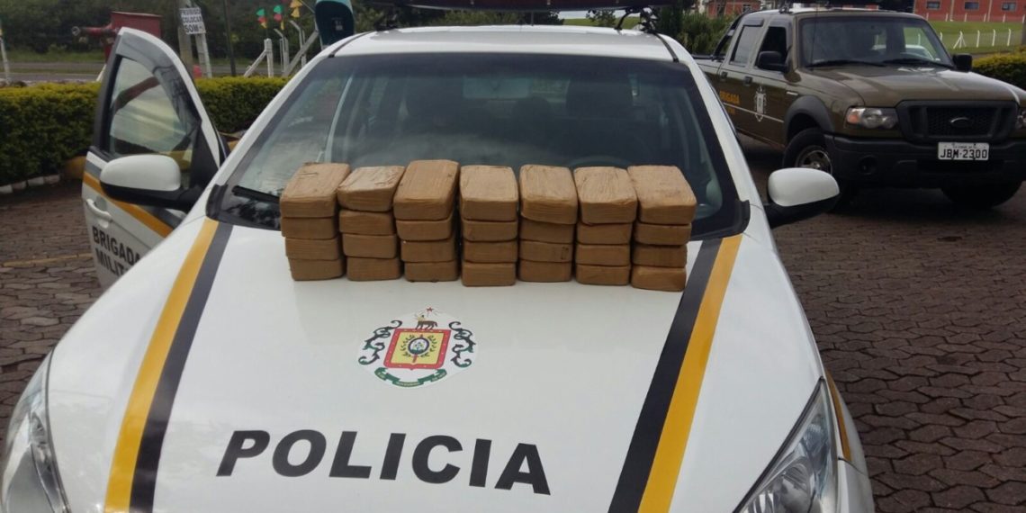 Casal é preso com 28kg de drogas pela Brigada Militar de Sapiranga