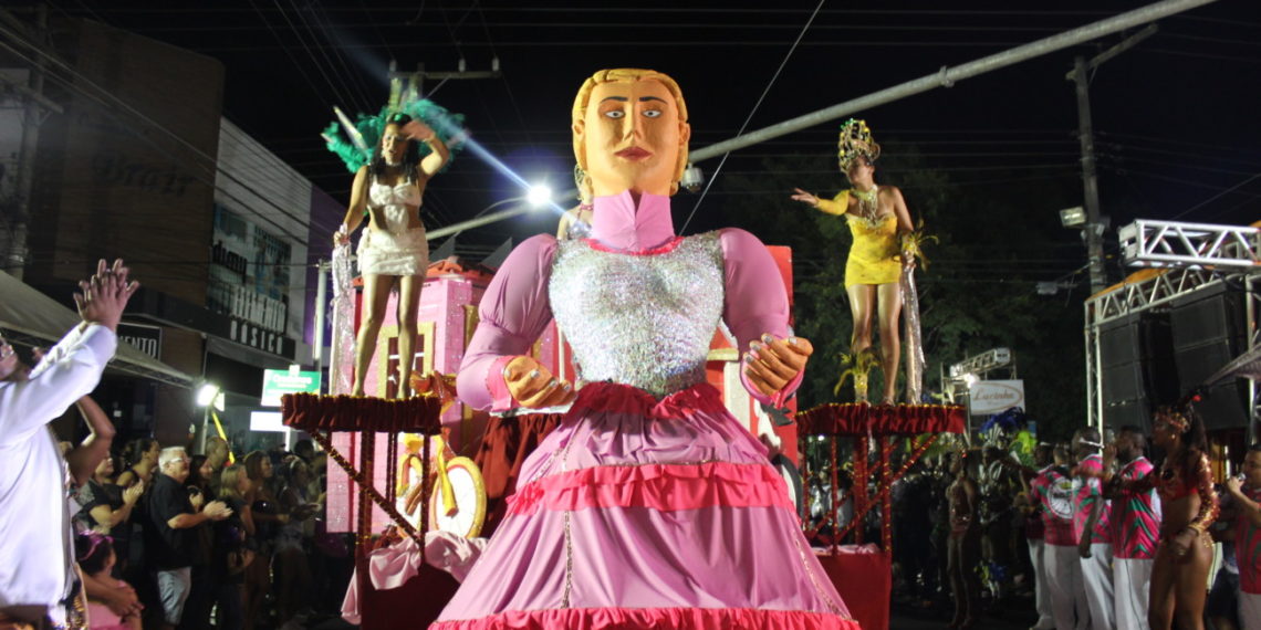 Na próxima segunda é dia de pular carnaval