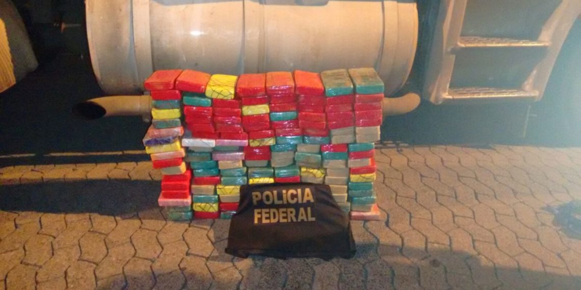 Polícia Federal apreende 130 kg de cocaína em caminhão que chegava em Campo Bom