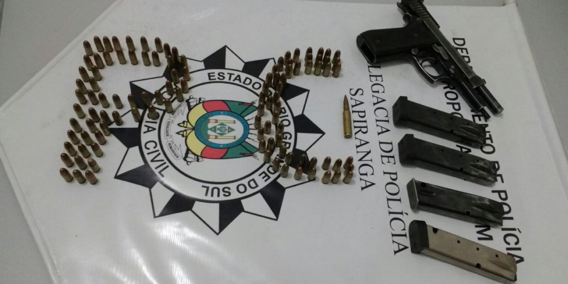 Polícia Civil apreende pistola 9 mm em residência