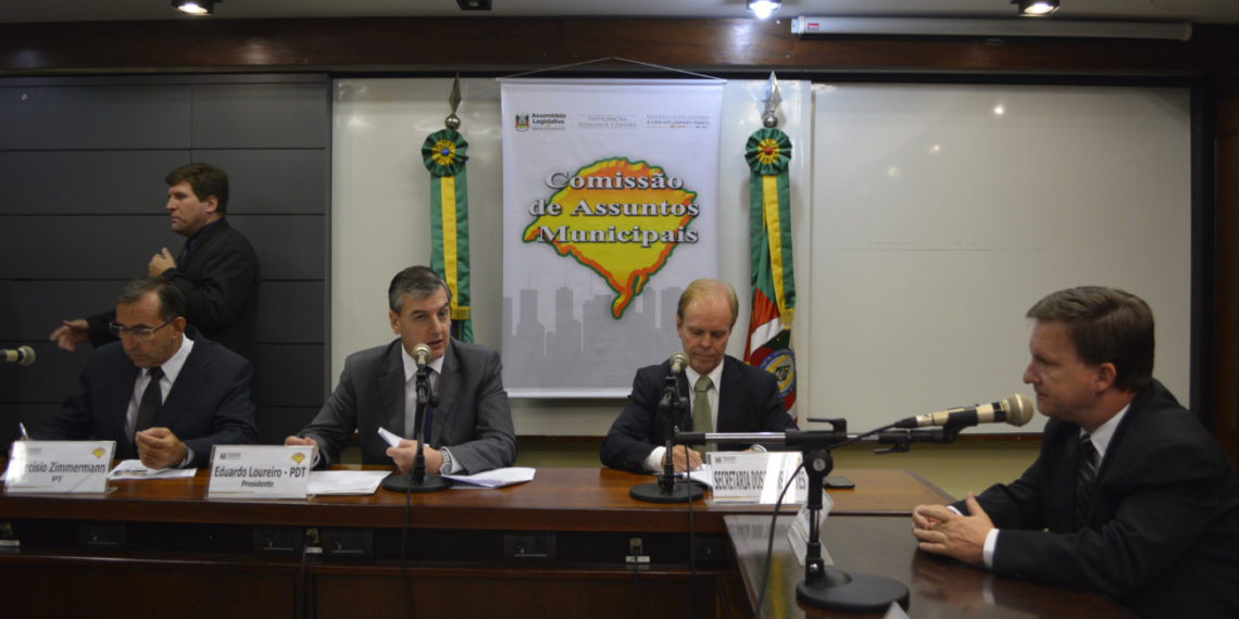 Audiência pressiona para a conclusão da Av. dos Municípios