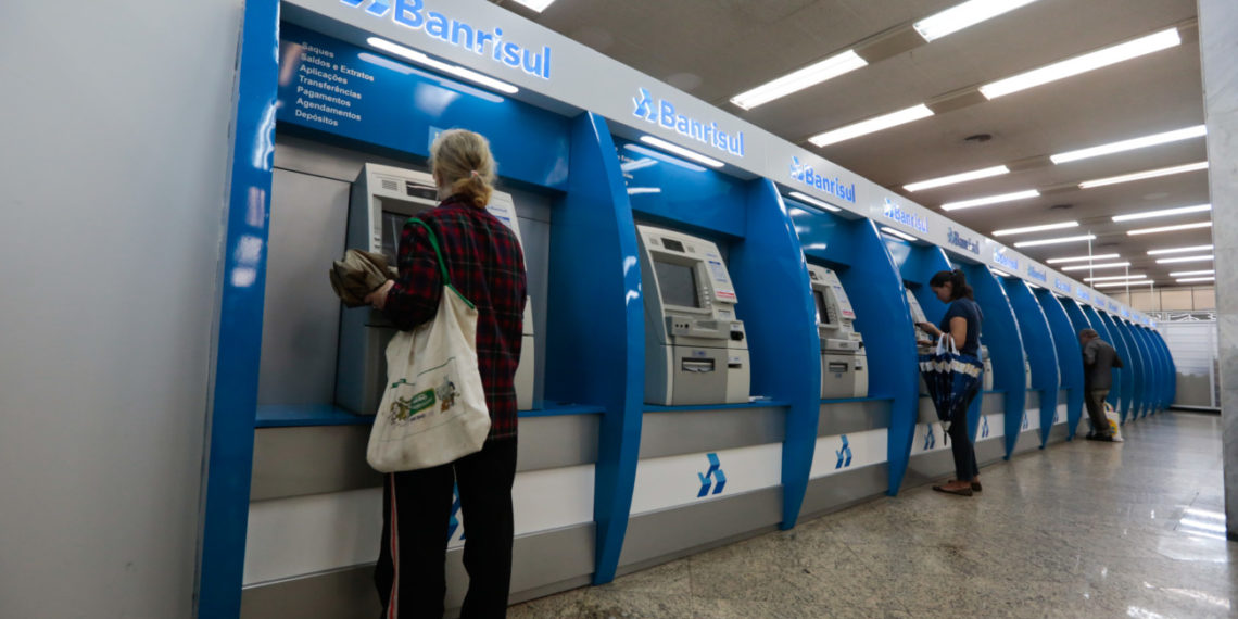 Clientes poderão abrir e fechar contas em bancos pela internet