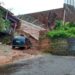 Ação da chuva faz muro cair em Sapiranga