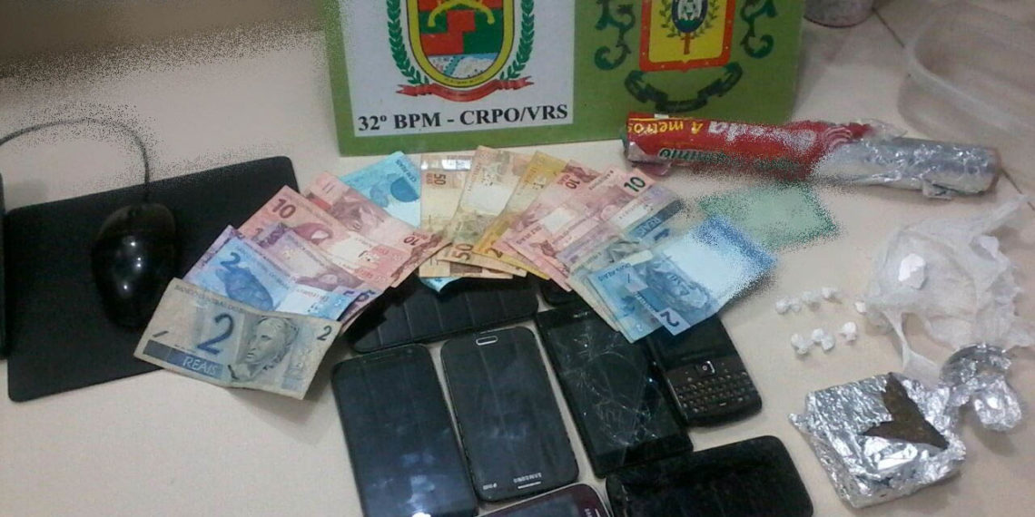 Adolescentes apreendidos por tráfico