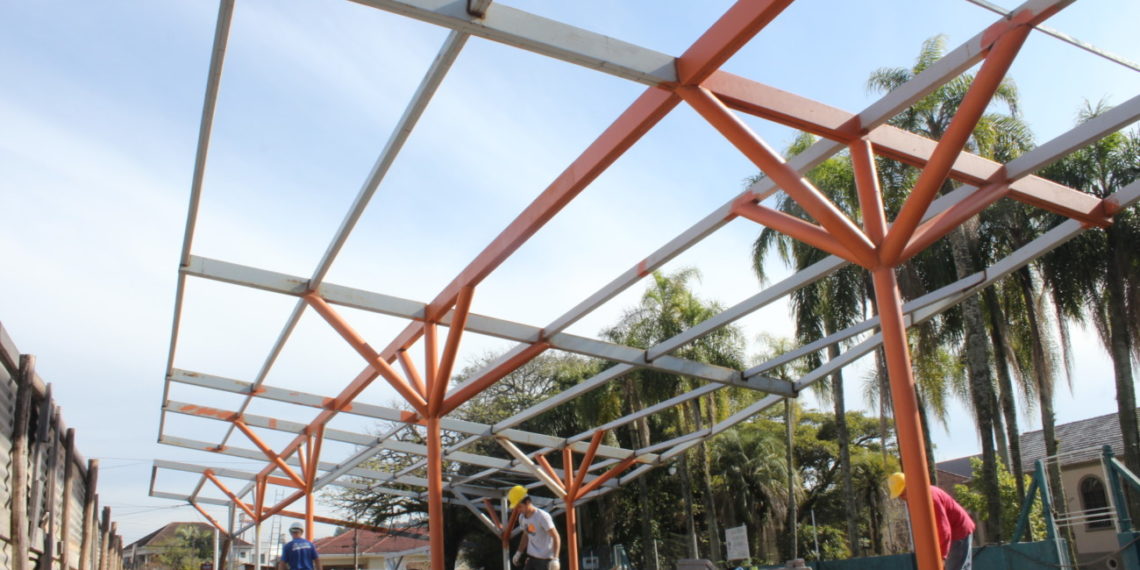 Atrasa conclusão da Praça Arlindo Weber, em Sapiranga
