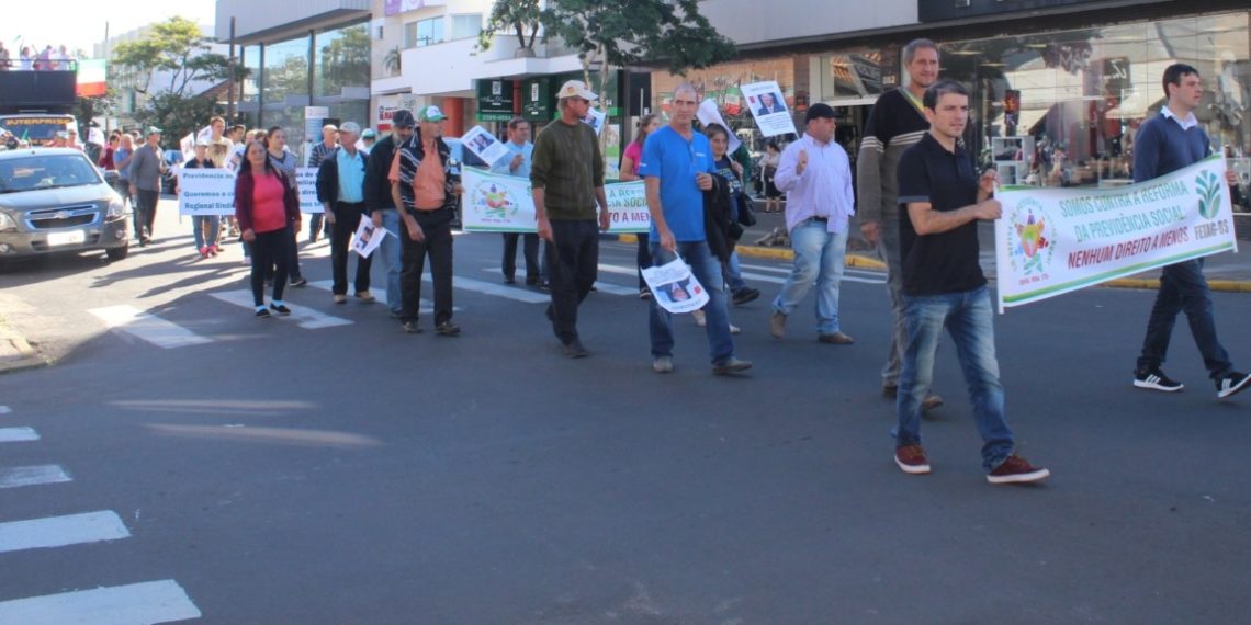 Agricultores fazem ato em Sapiranga