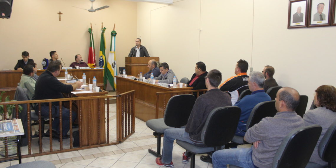 Mudança de hábito: Vereadores em Araricá abrem mão de diárias e curso ocorrerá no próprio Município