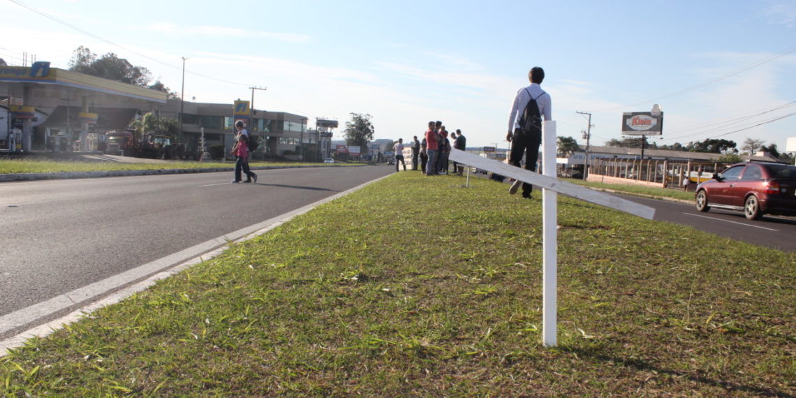 Familiares protestam por mais segurança ao longo da RS-23