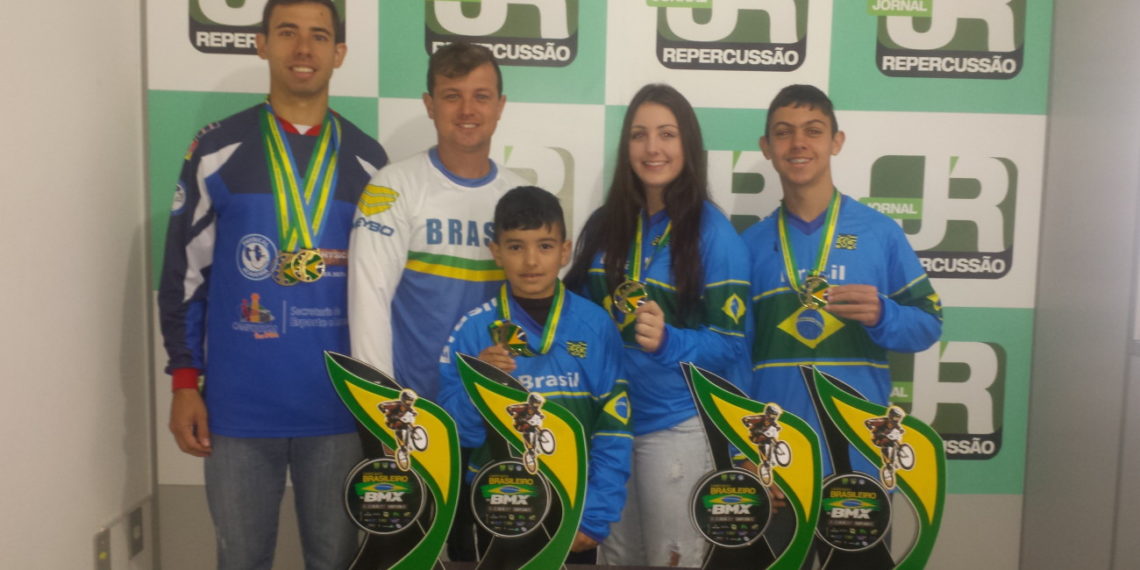 Pilotos fazem bonito no BMX em Campo Bom