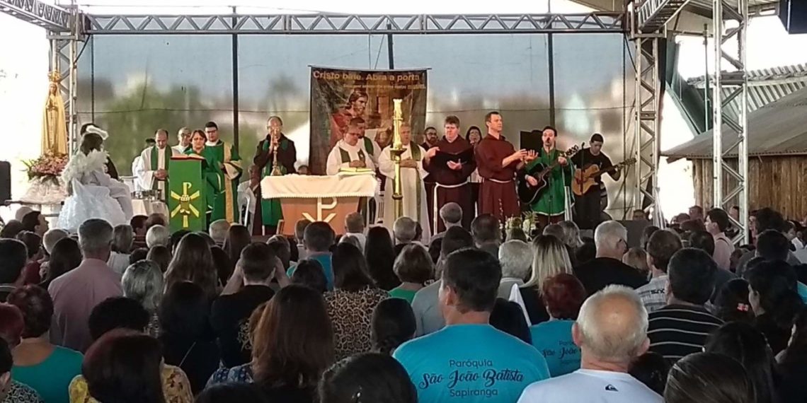 Comunidades Católicas juntas no encerramento do evento Missões em Sapiranga