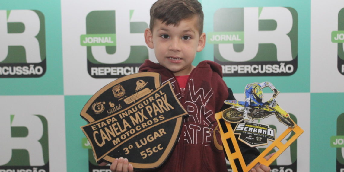 Jovem de Sapiranga é campeão no motocross