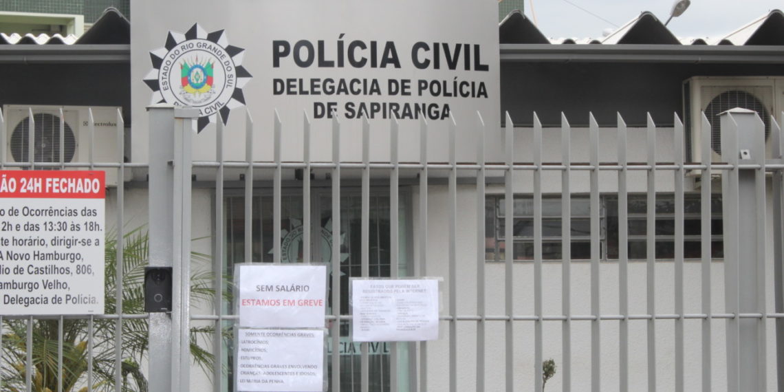 Sem salários, servidores das delegacias da Polícia Civil atendem apenas ocorrências graves