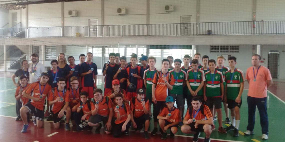 Futsal, futebol de campo e vôlei movimentam Sapiranga
