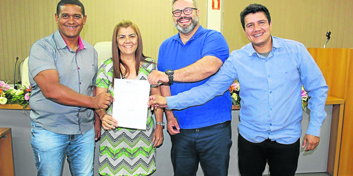 VOTAÇÃO TENSA: Por 8 a 7, Olívia vence e presidirá Câmara de Sapiranga em 2019
