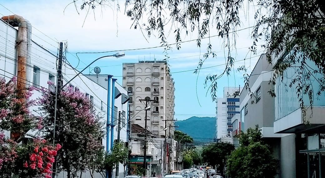 Previsão do tempo para os próximos dias na região é de calor e pancadas de chuva