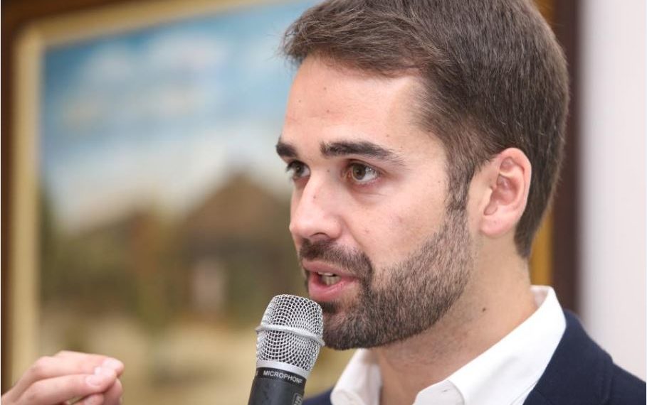 Comentário: Romper com o que diverge, buscar o que converge, por Eduardo Leite