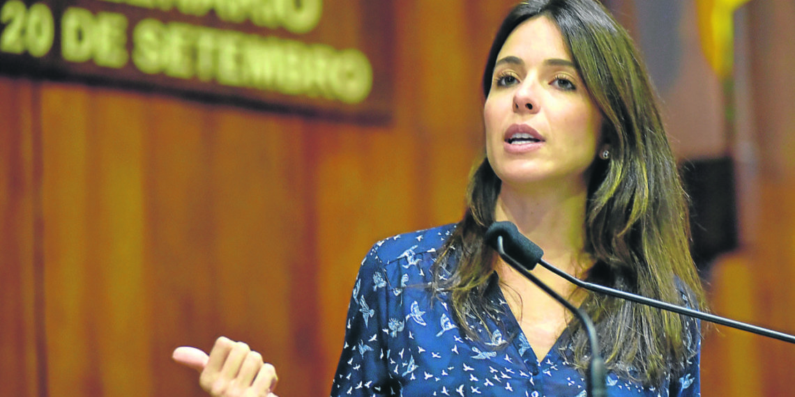 Deputada estadual Any Ortiz protocola Projeto de Lei que põe fim ao sistema de aposentadoria especial para Deputados da Assembleia Legislativa do estado