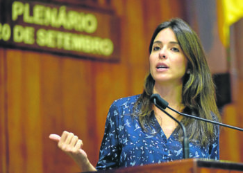 Deputada estadual Any Ortiz protocola Projeto de Lei que põe fim ao sistema de aposentadoria especial para Deputados da Assembleia Legislativa do estado