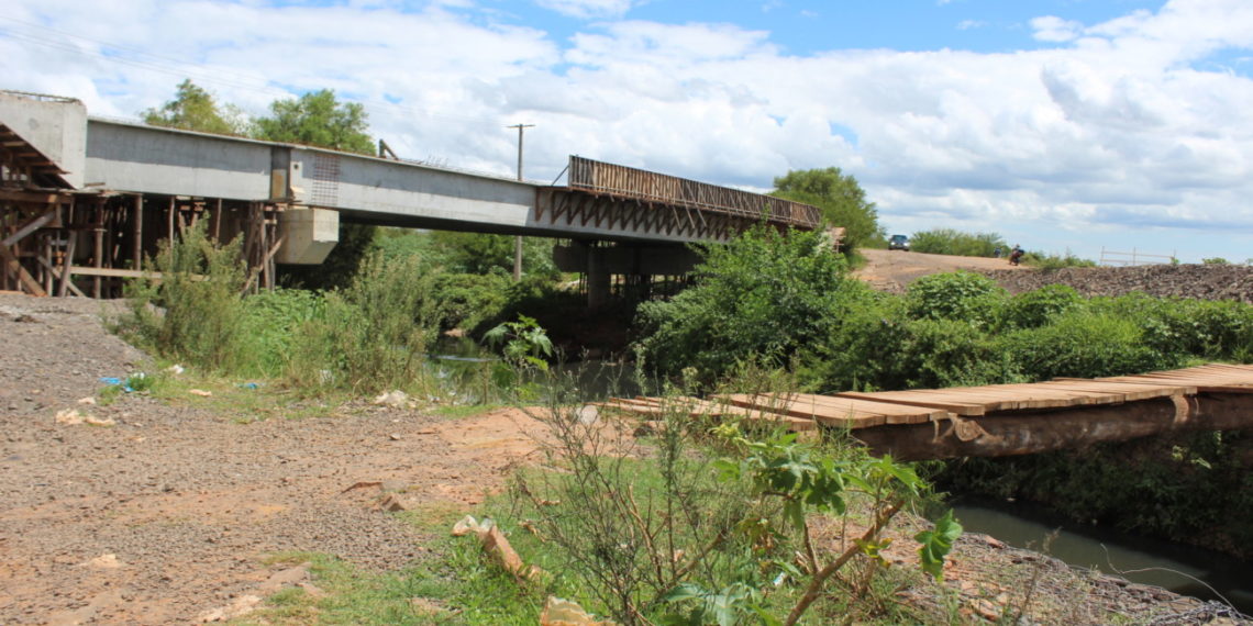 Obras da ponte na Avenida dos Municípios novamente paralisadas