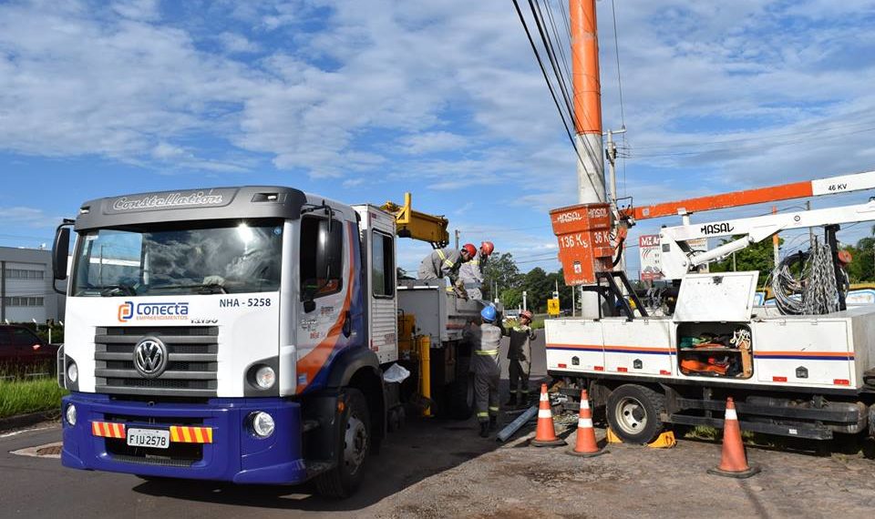 RGE Sul encontra alternativa na fibra para instalação de postes em locais de difícil acesso