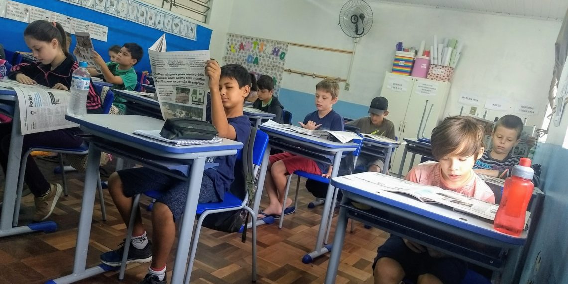 Repercussão desperta senso crítico e interesse sobre gênero textual notícia em escolas da região