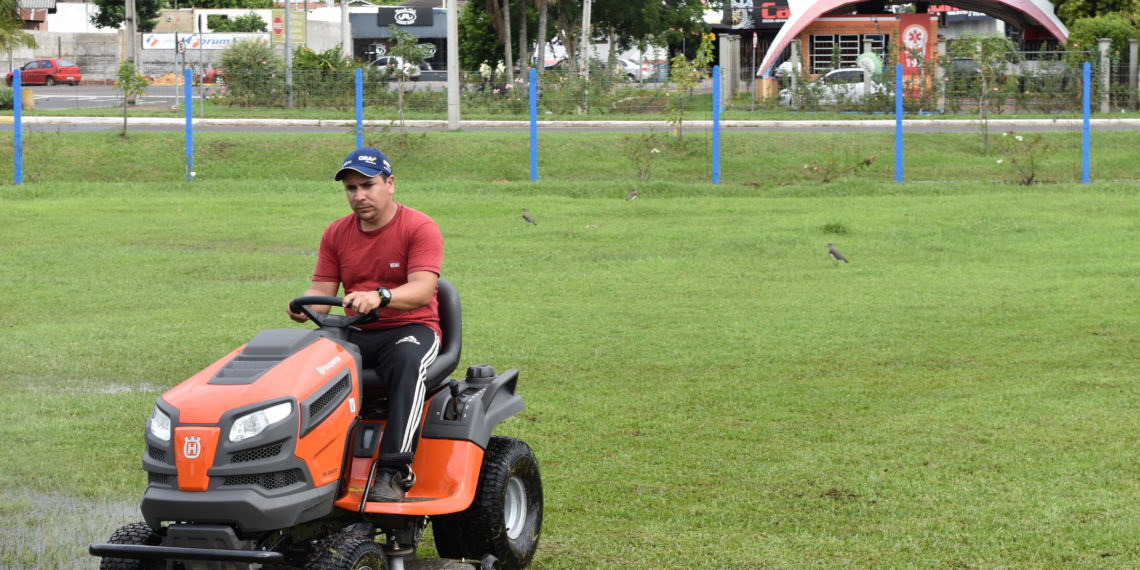 Prefeitura de Sapiranga adquire novo equipamento para ajudar a cortar grama e realizar roçadas