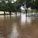 Vídeos e fotos: Chuvarada alaga ruas em Sapiranga