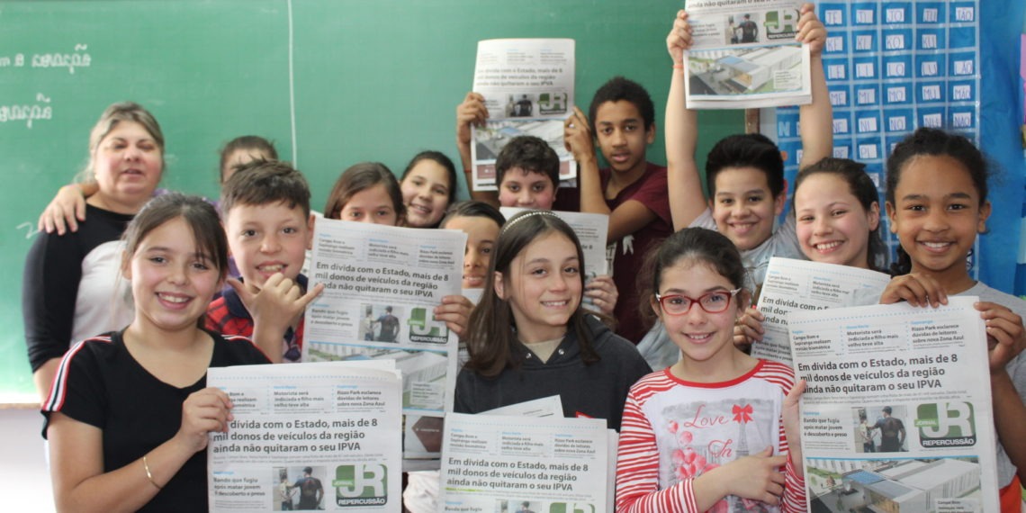 Professora da Escola José Schmidt de Nova Hartz usa o Repercussão para ensinar matemática, português e cultura