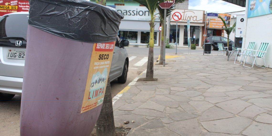 Neiva e Juliano apresentam lei na Câmara para que Nova Hartz possua mais lixeiras