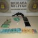 Jovens são presos com arma, dinheiro na cueca e cocaína após tentarem fugir da BM em Sapiranga