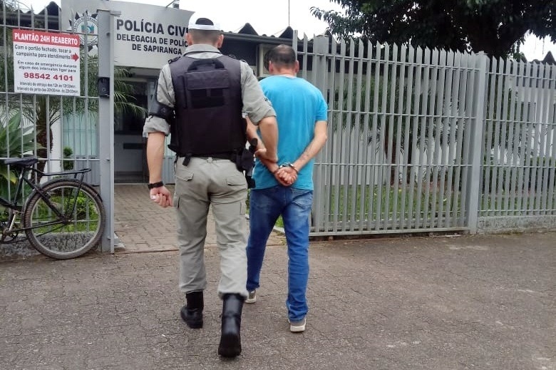 Homem é preso por porte ilegal de arma no bairro São Luiz, em Sapiranga