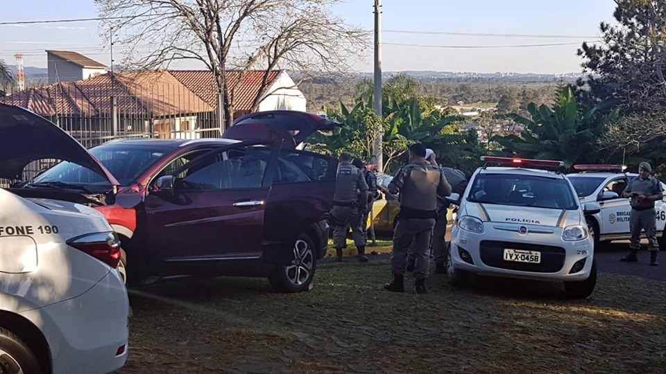 Brigada Militar de Campo Bom recaptura foragido com pistola e carro roubado