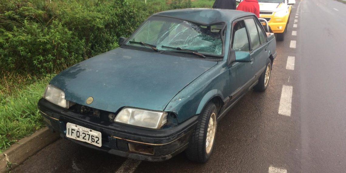 Bombeiros Voluntários atendem acidente entre carro e bicicleta em Nova Hartz