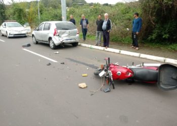 Motociclista sofre ferimentos após acidente na Av. dos Municípios, em Campo Bom