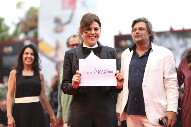 Filme dirigido pela campo-bonense Bárbara Paz é premiado em Veneza