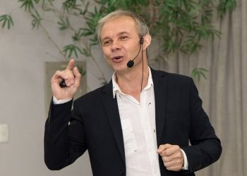 Marco Cassel fará palestra com entrada solidária, em Sapiranga