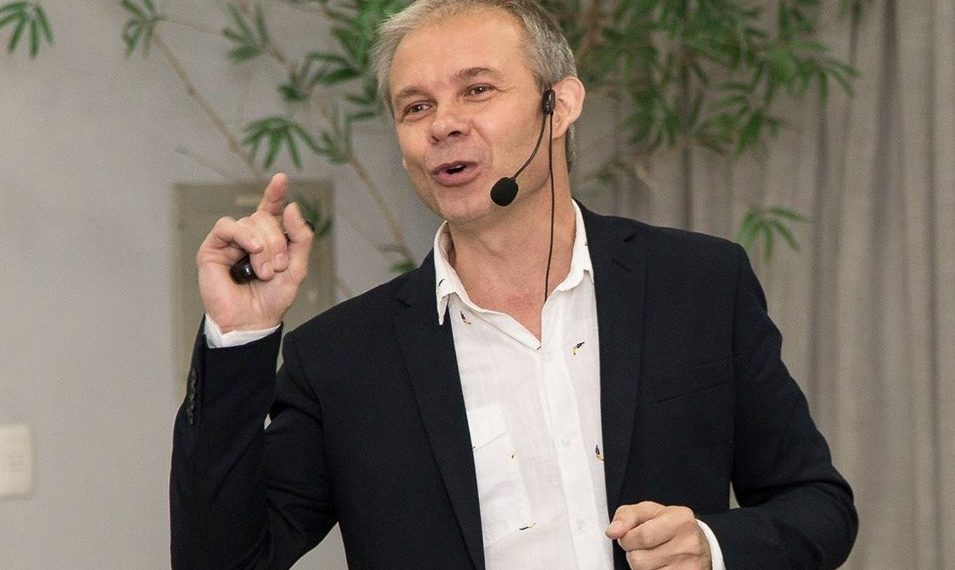 Marco Cassel fará palestra com entrada solidária, em Sapiranga