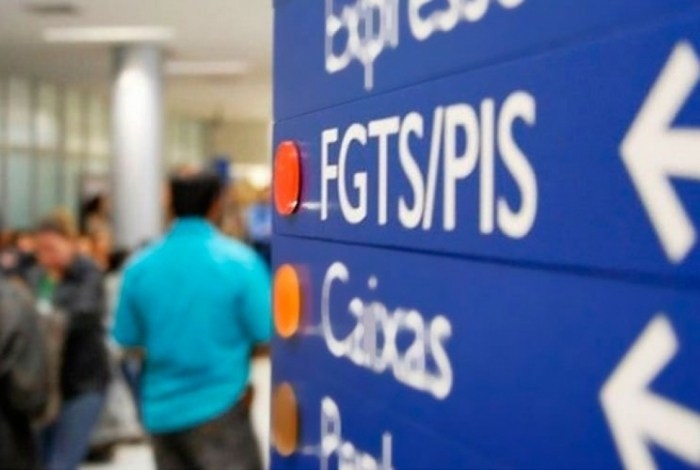 Saque imediato do FGTS para nascidos em fevereiro e março começou nesta sexta