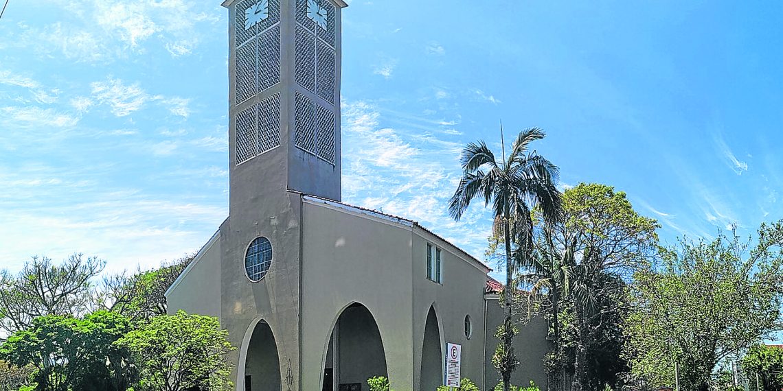 Comunidade Redentor faz rifa e eventos para reformar a Igreja do Relógio do Centro