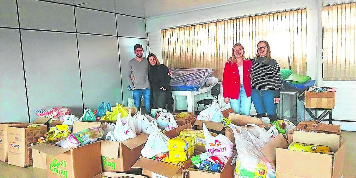 Grupo Sementes de Alegria, de Sapiranga, recebe alimentos da Cofrag