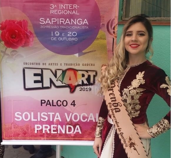 Kesya da Rosa representará Sapiranga na modalidade Intérprete Vocal Feminina, na final do ENART