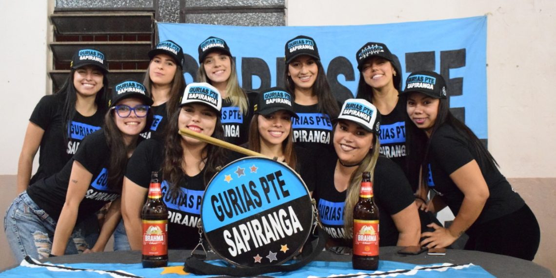 Grupo Gurias PTE de Sapiranga recebem doações para o Natal Solidário