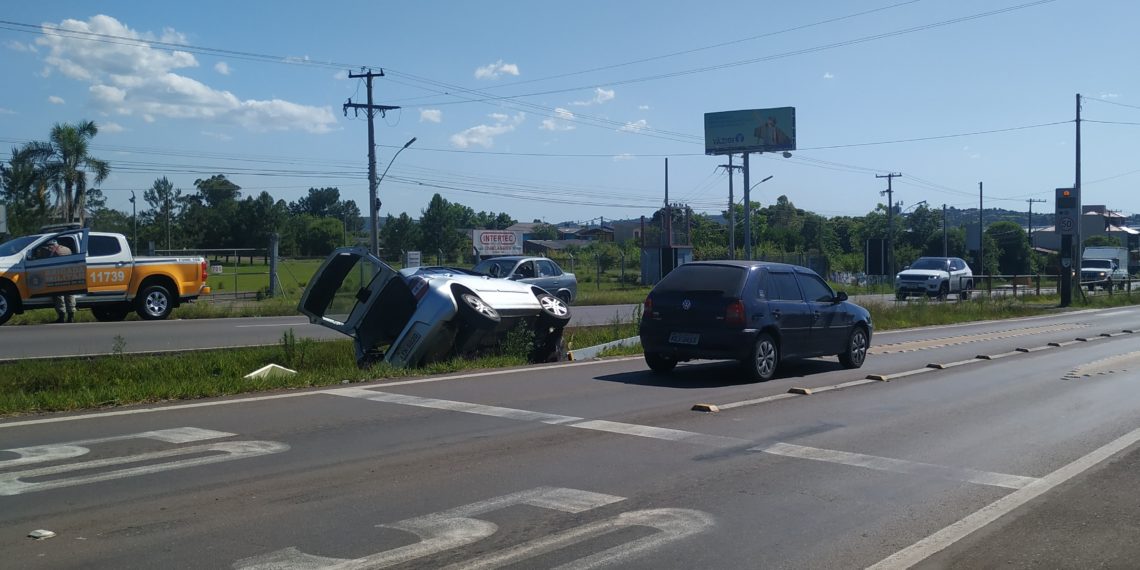 Motorista derruba controlador de velocidade e foge na RS-239 em Sapiranga