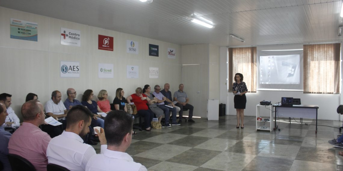 Associação dos Contabilistas realiza evento para incentivar repasses do Imposto de Renda para entidades do município