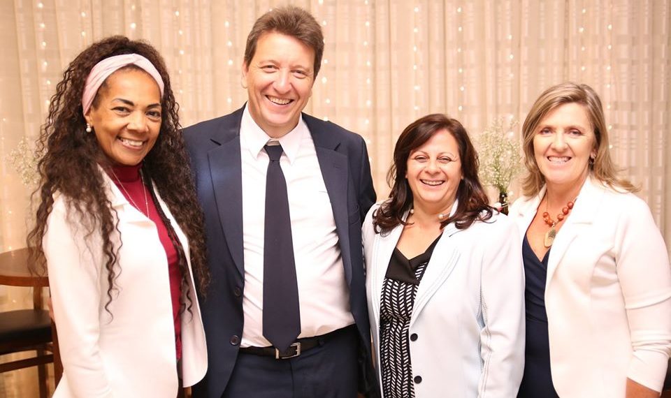 Nova diretoria da AMVARS tomou posse na noite dessa quinta-feira, 16