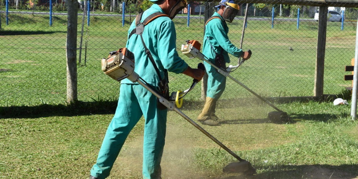 Sapiranga realiza força-tarefa para limpeza nos bairros da cidade