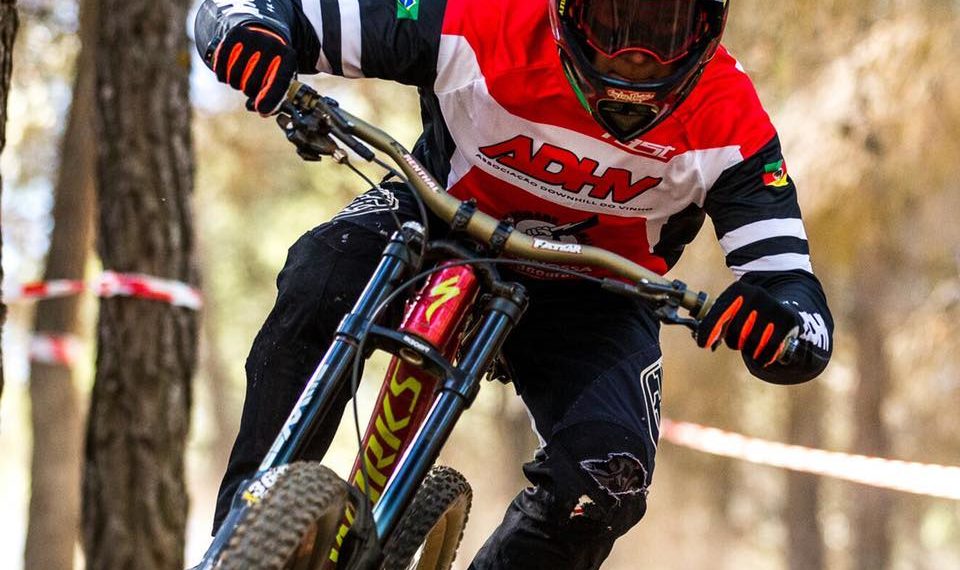 Galera de Sapiranga manda bem no Downhill